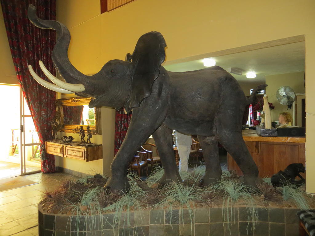 Ivory Tusk Lodge Tzaneen Buitenkant foto
