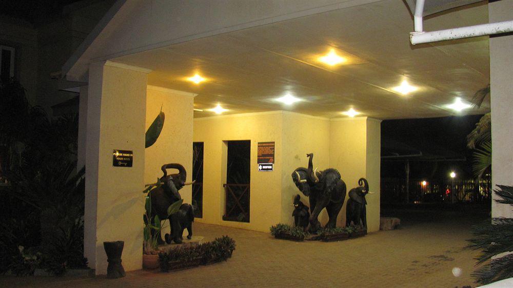 Ivory Tusk Lodge Tzaneen Buitenkant foto